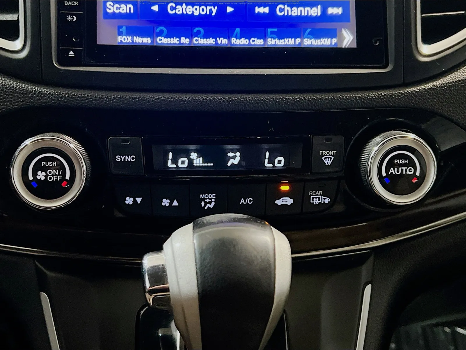 2016 Honda CR-V Touring - Photo 12