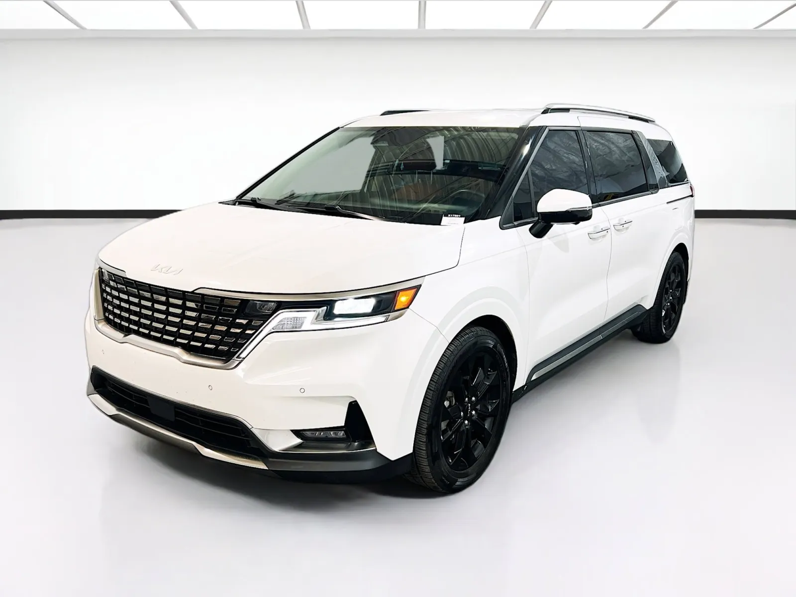 2024 Kia Sedona SX's photo