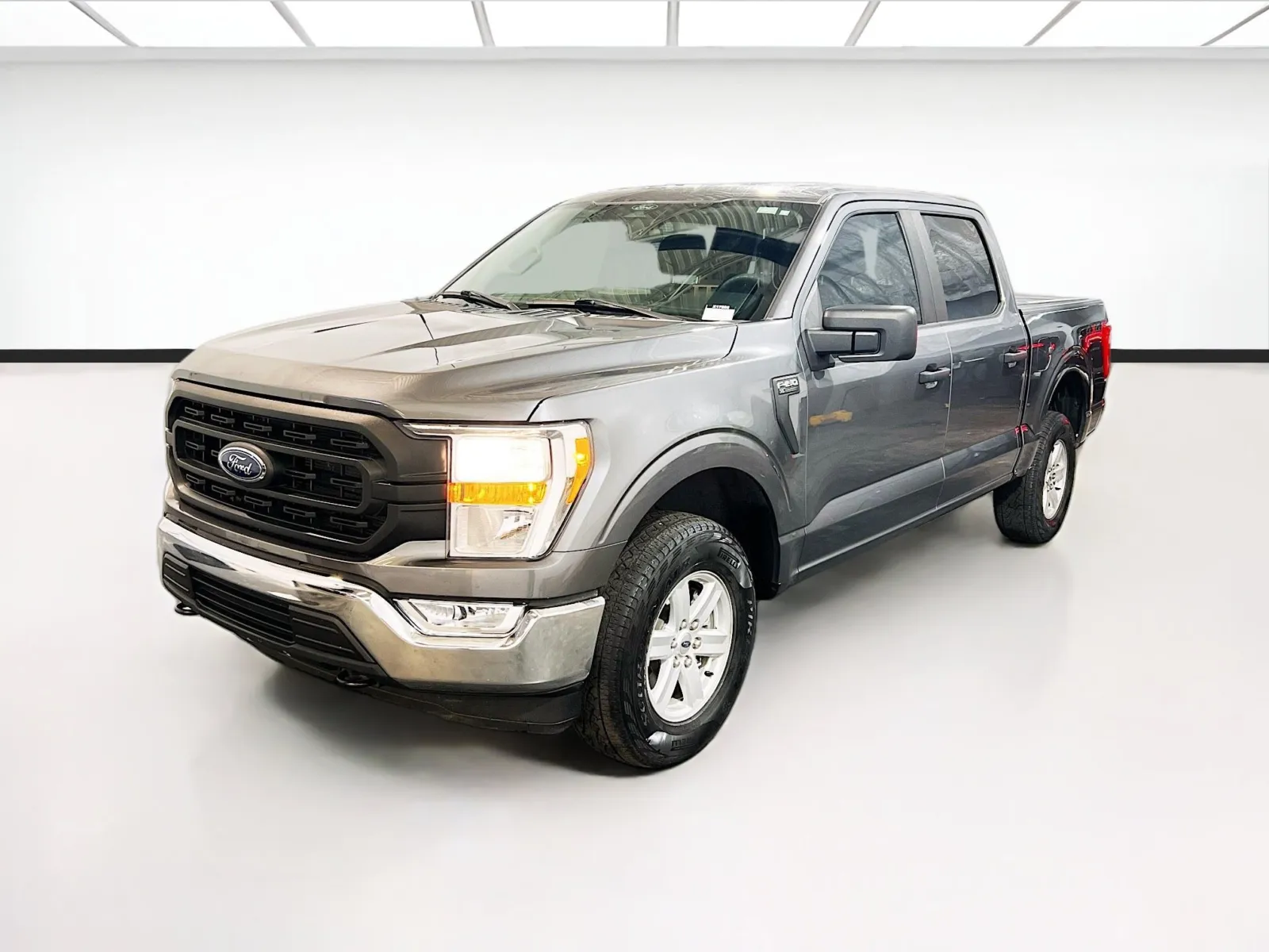 2022 Ford F-150 XL 4x4 SuperCrew 5-1/2 Box's photo
