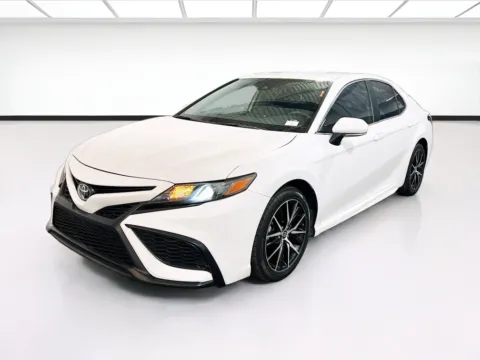 White 2024 Toyota Camry SE for sale in Chandler, AZ