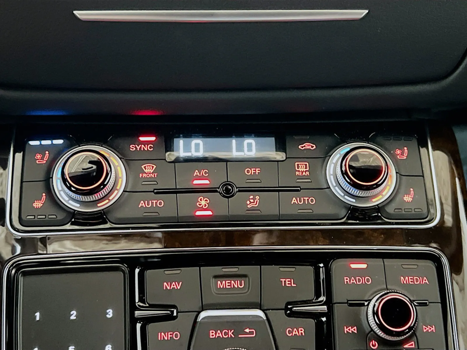 2015 Audi A8 Base - Photo 12
