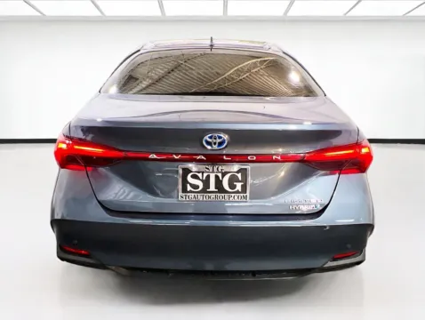 More photos of 2020 Toyota Avalon Hybrid Limited at STG Chandler, AZ
