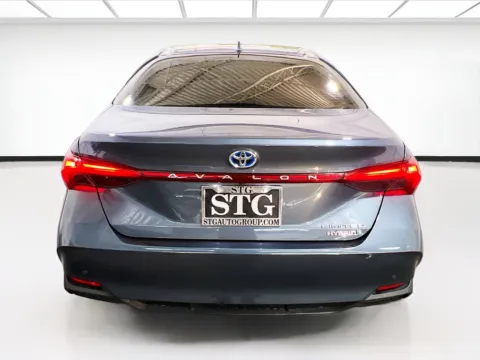 More photos of 2020 Toyota Avalon Hybrid Limited at STG Chandler, AZ
