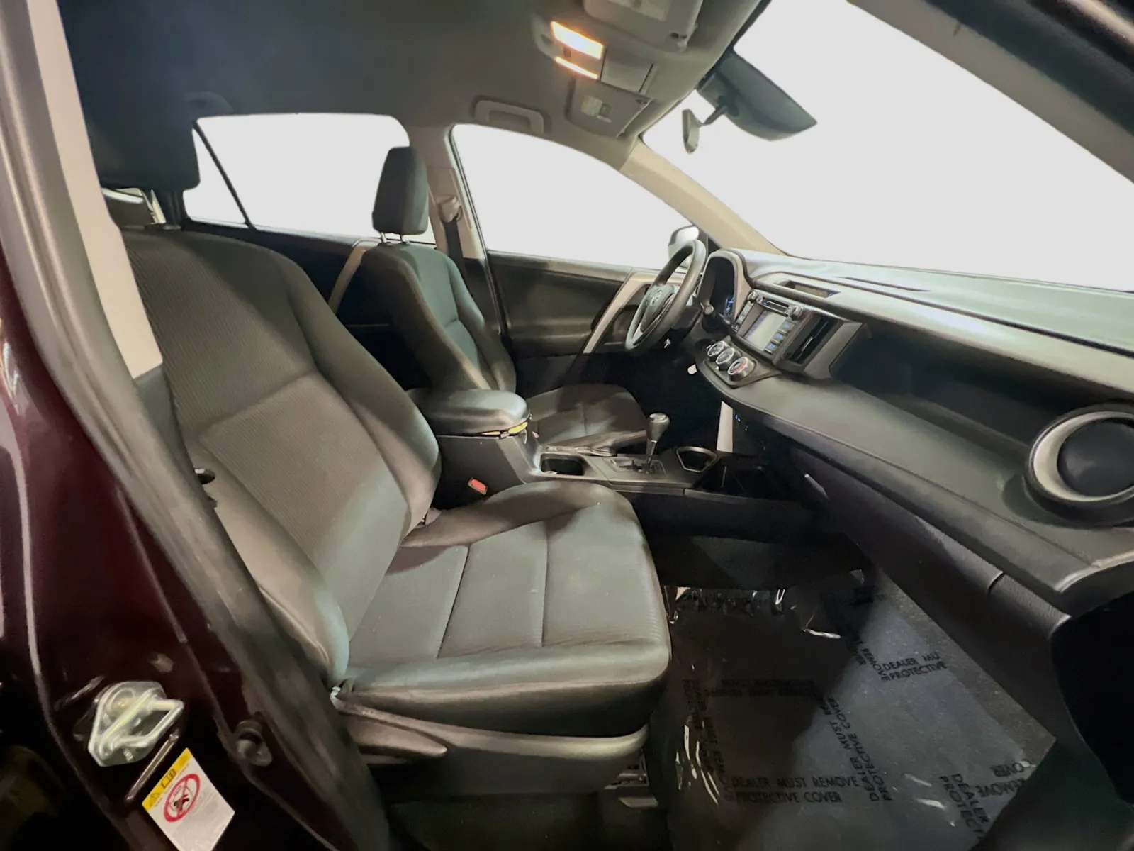 2018 Toyota RAV4 LE - Photo 19