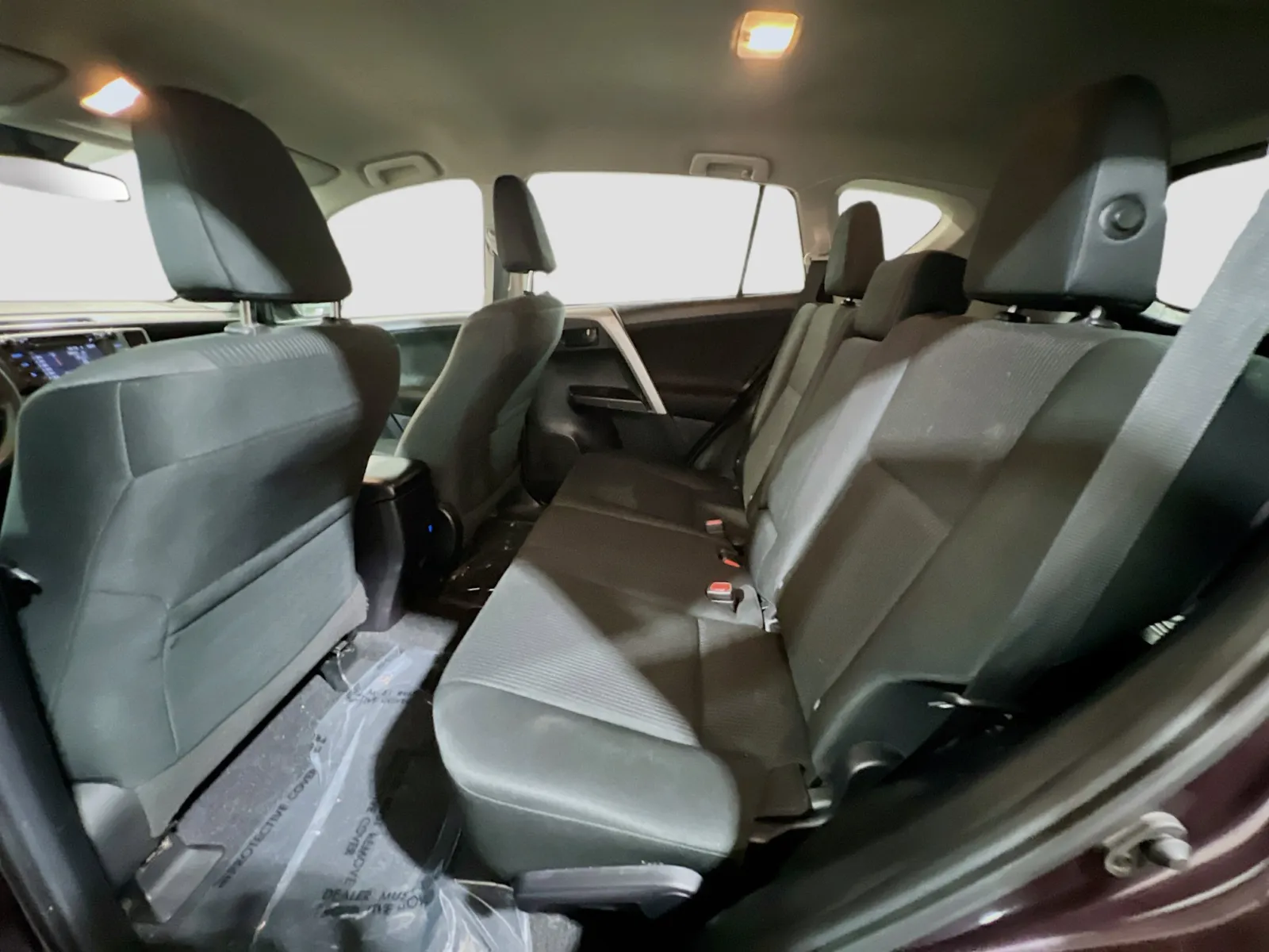 2018 Toyota RAV4 LE - Photo 16