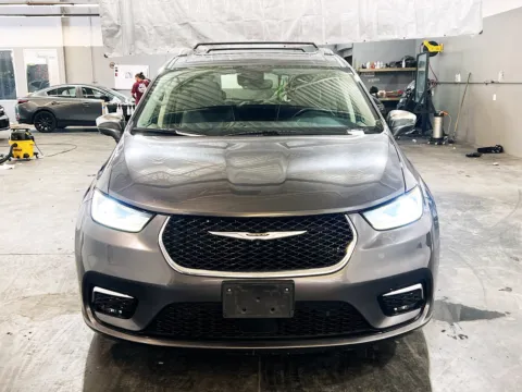 Photos of 2022 Chrysler Pacifica Limited for sale in Chandler, AZ at STG Chandler