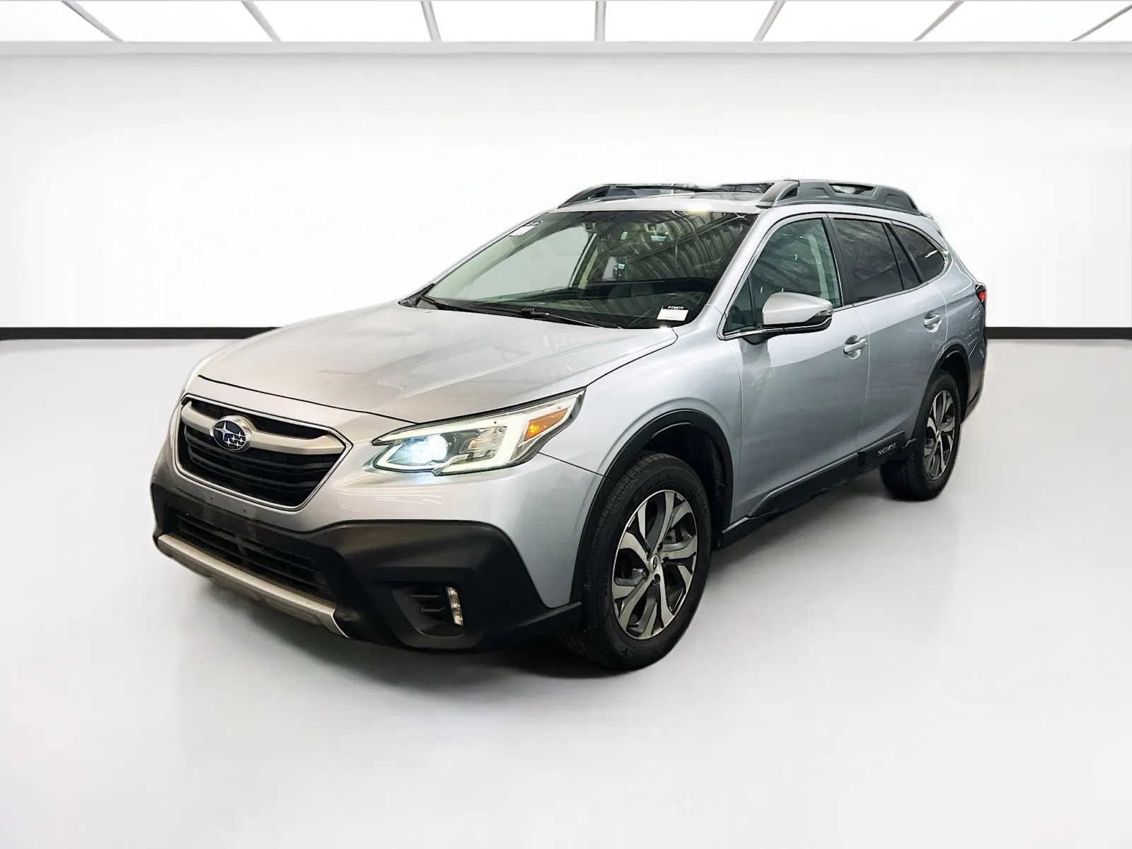 Silver 2022 Subaru Outback Limited for sale in Chandler, AZ