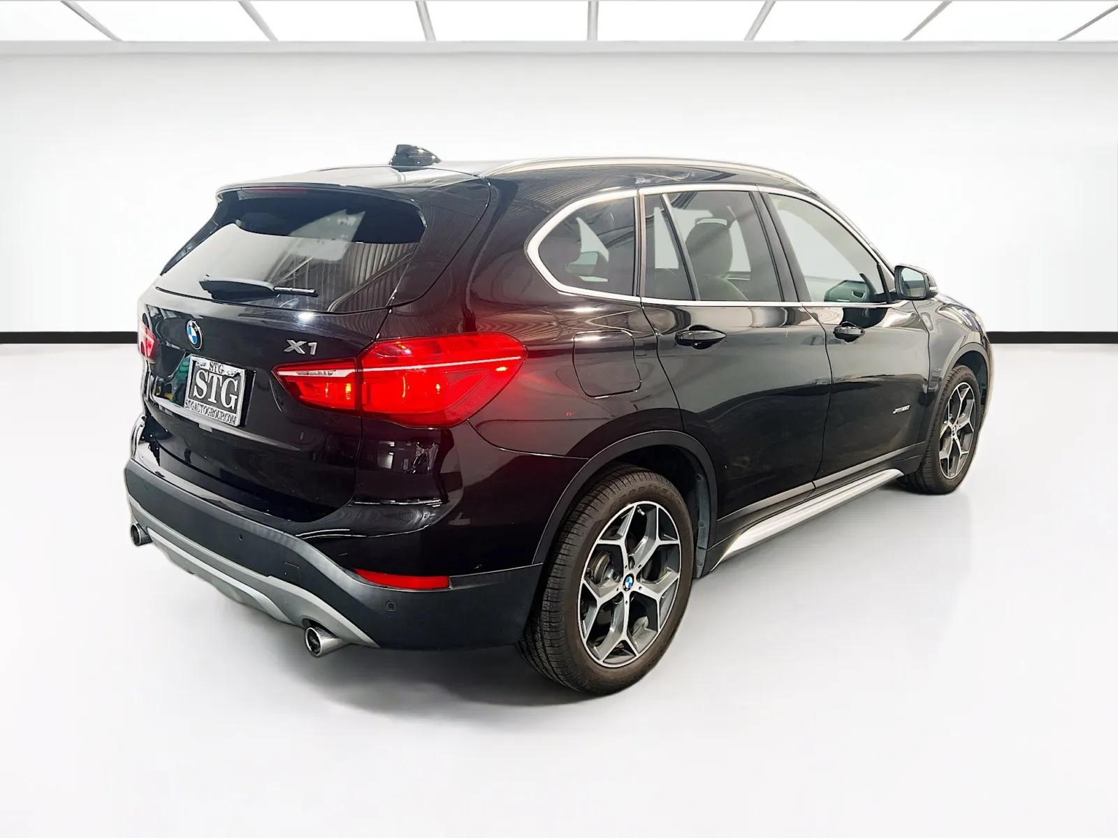 2017 BMW X1 28i - Photo 4