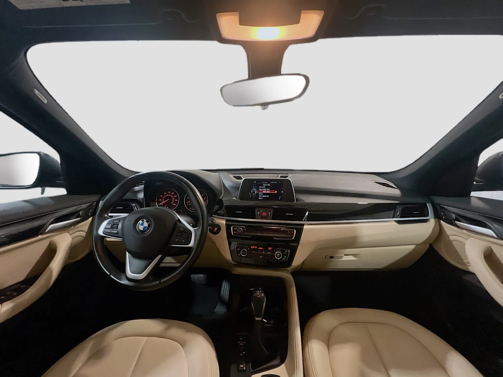 2017 BMW X1 28i - Photo 15