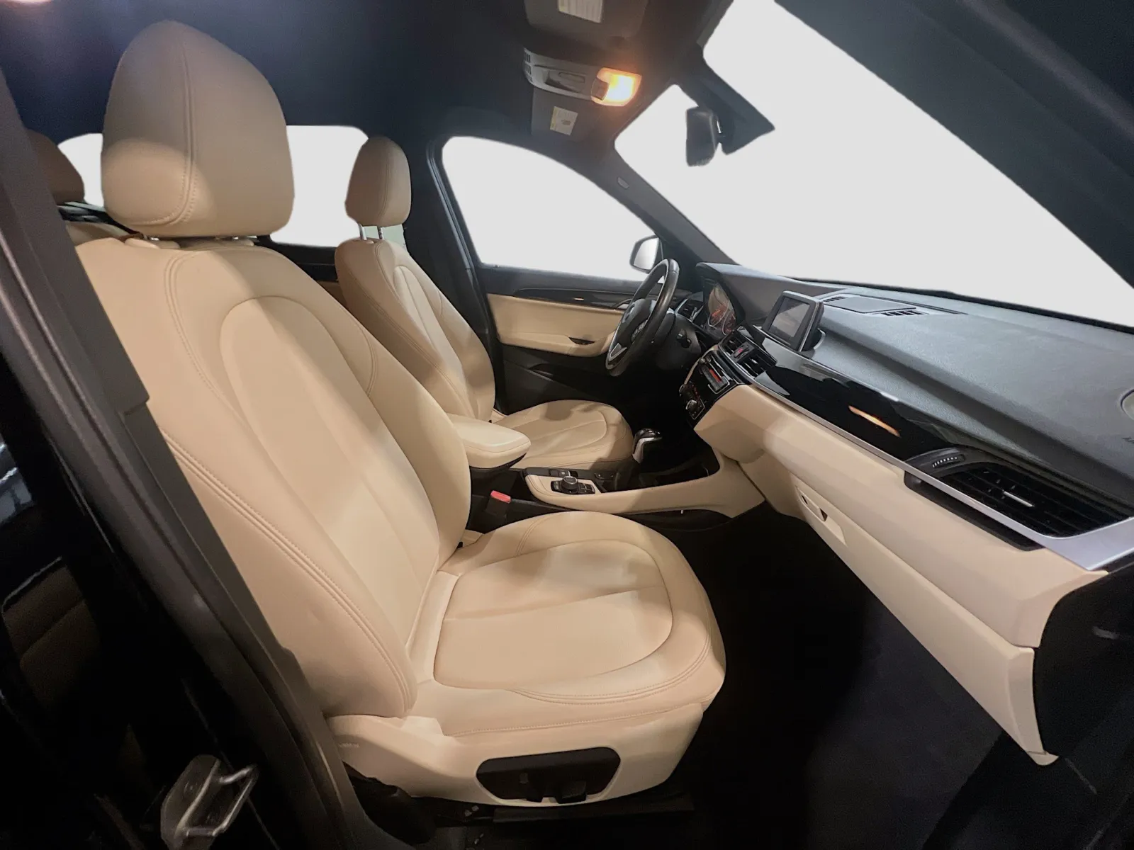 2017 BMW X1 28i - Photo 20