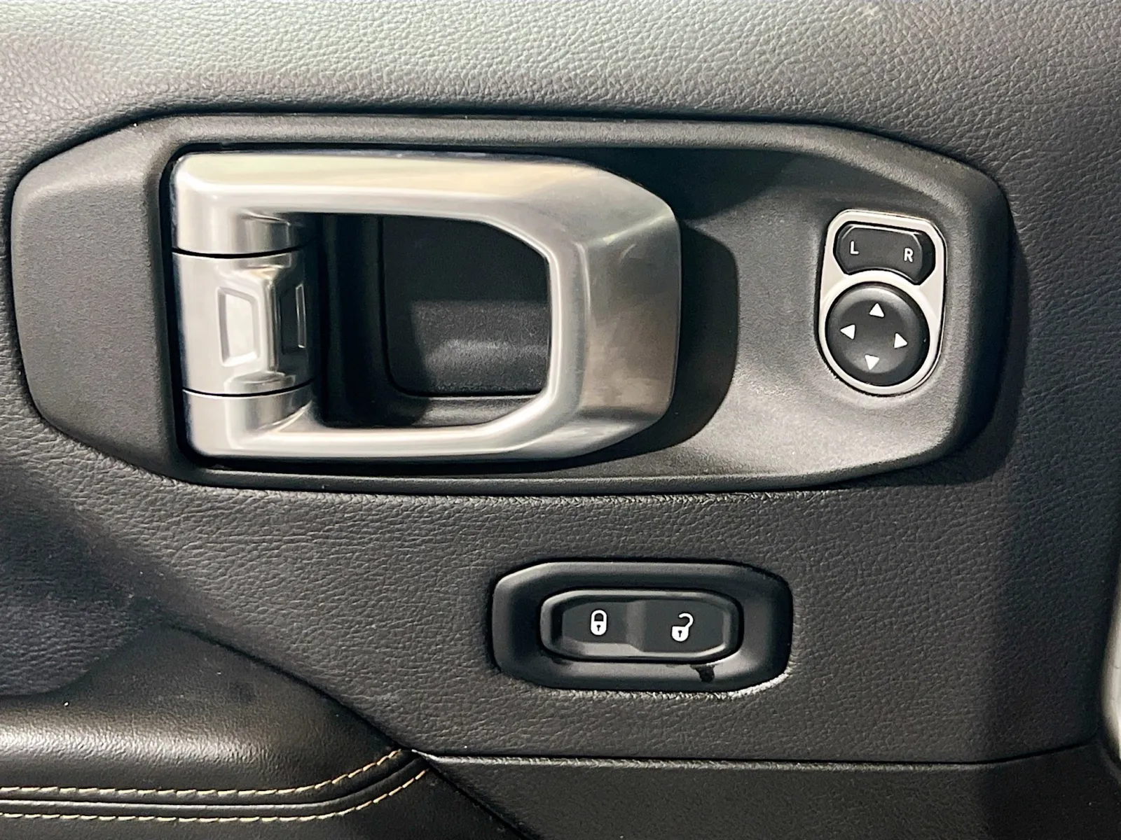 2024 Jeep Wrangler 4xe Sahara 4XE - Photo 13
