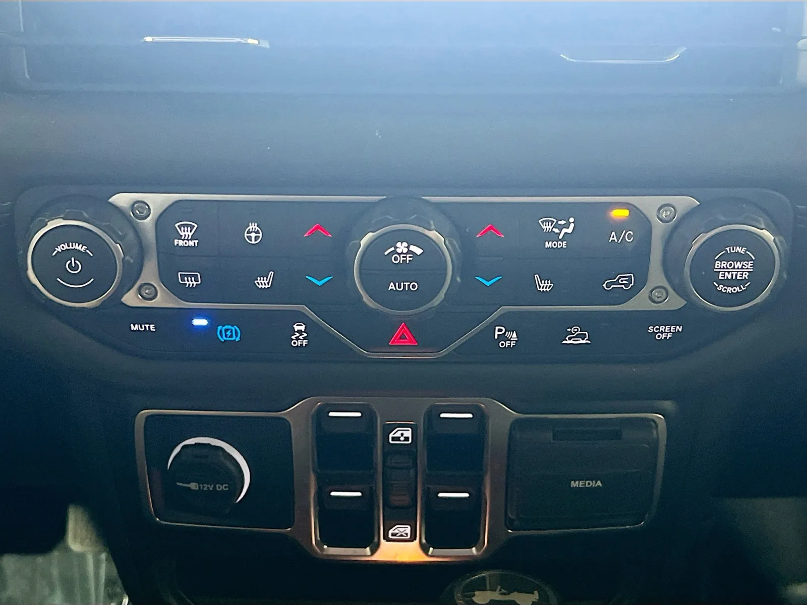 2024 Jeep Wrangler 4xe Sahara 4XE - Photo 11