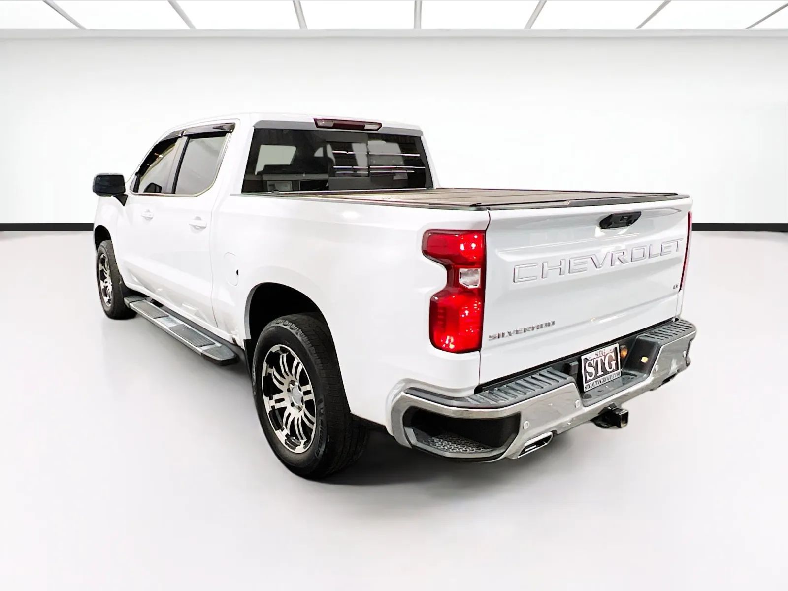 2023 Chevrolet Silverado 1500 LT - Photo 6
