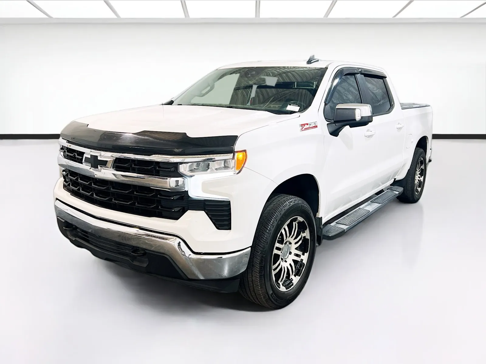2023 Chevrolet Silverado 1500 LT 4X4 Crew Cab Short Box's photo