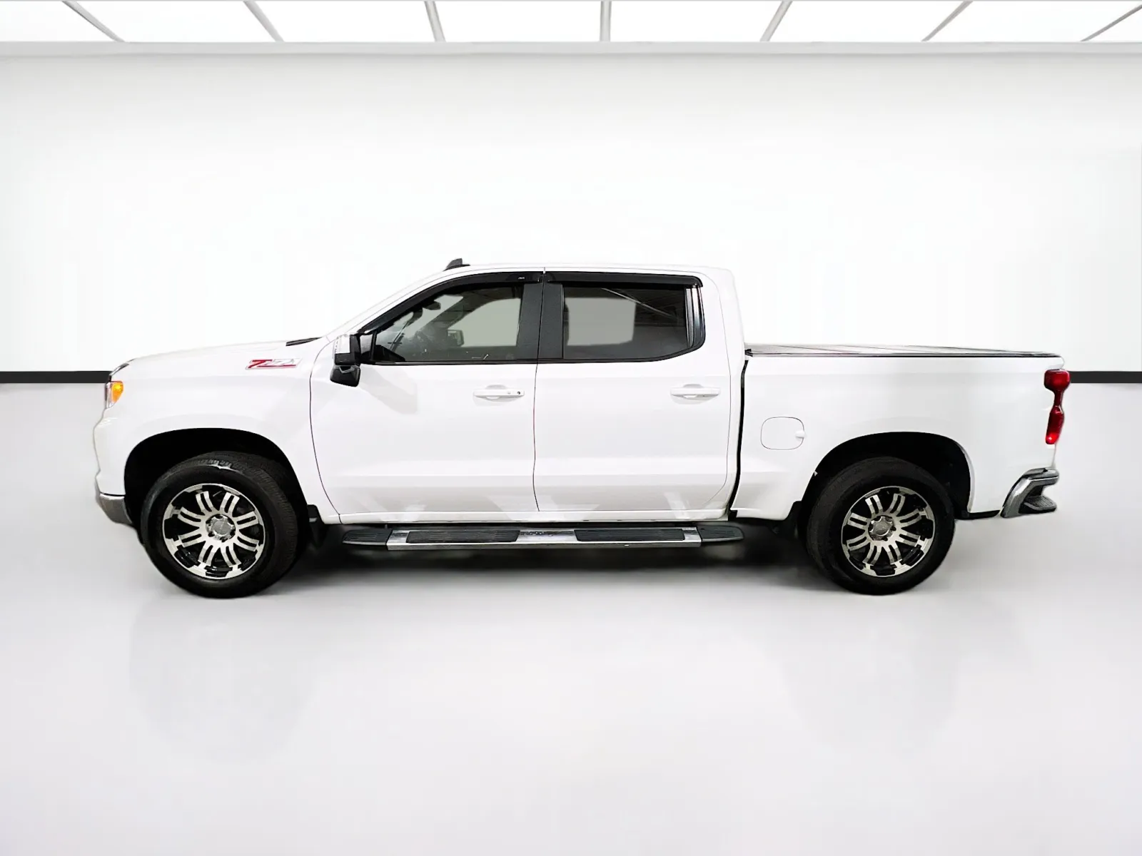 2023 Chevrolet Silverado 1500 LT - Photo 21