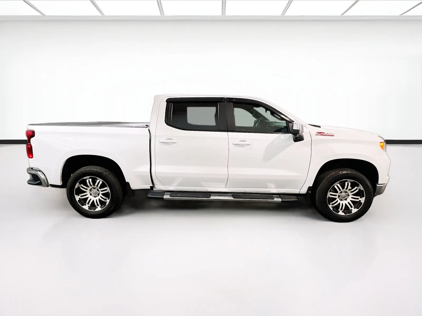 2023 Chevrolet Silverado 1500 LT - Photo 22