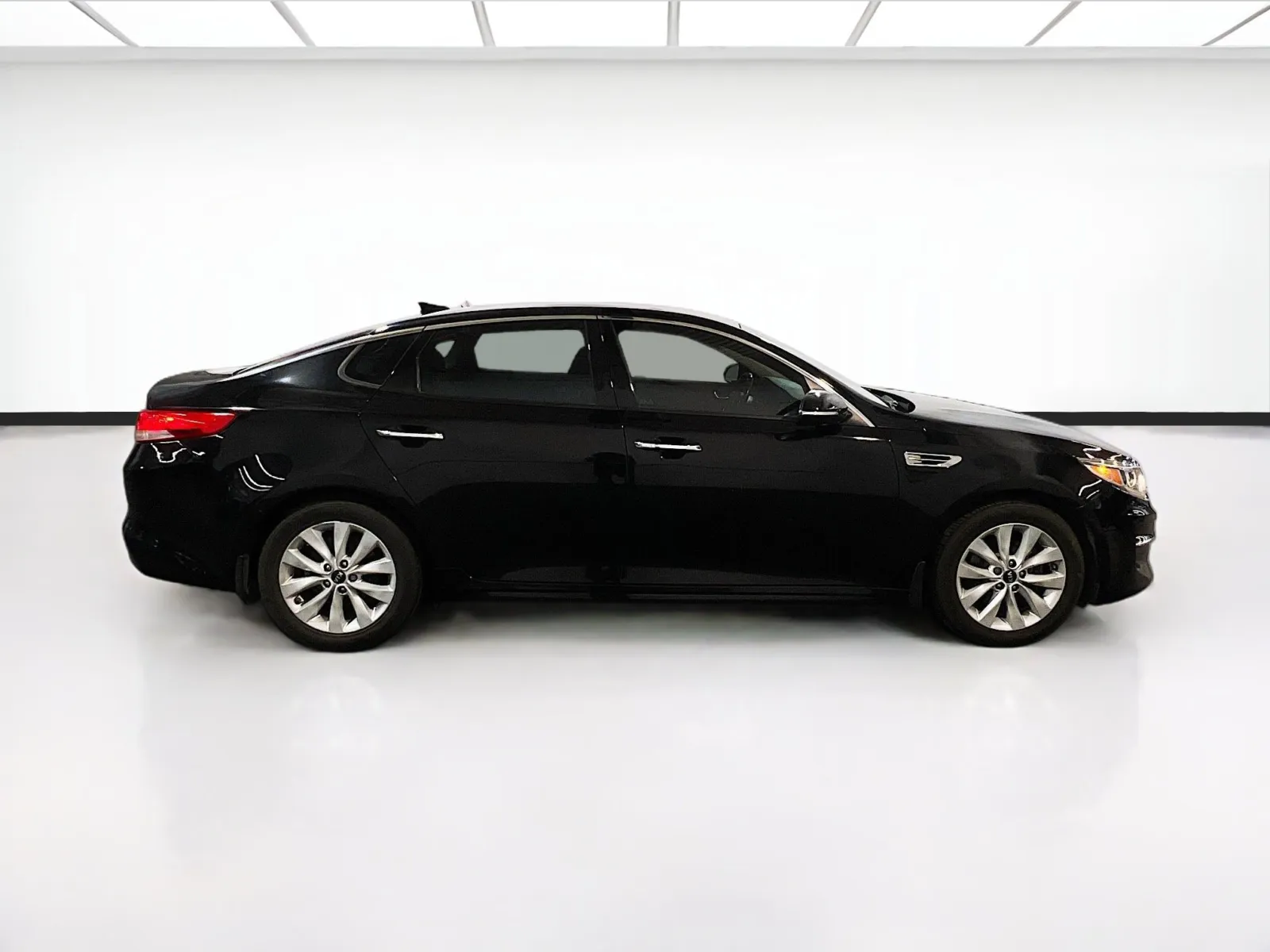 2018 Kia Optima EX - Photo 23