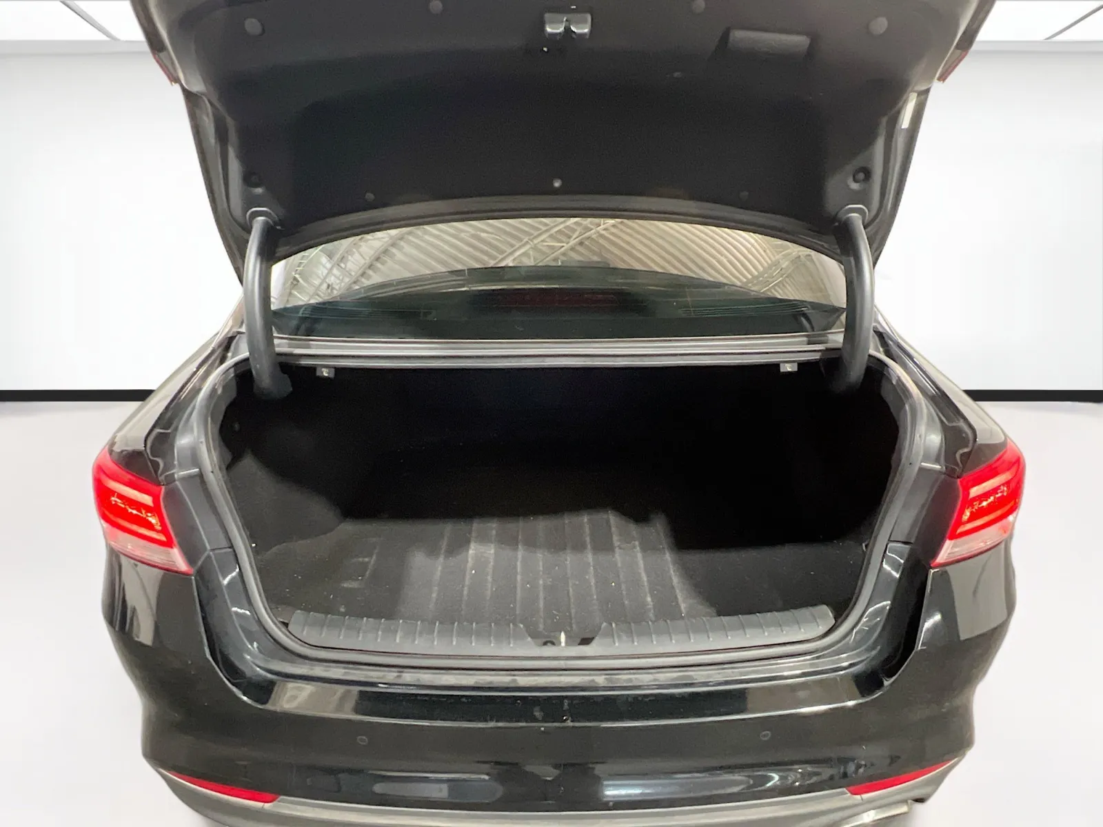 2018 Kia Optima EX - Photo 18