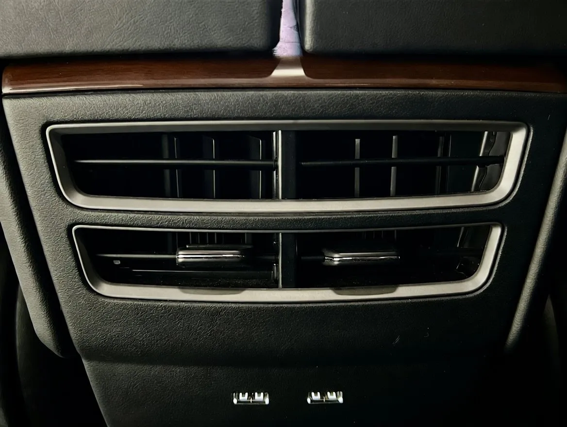 Tesla Model X photo 19