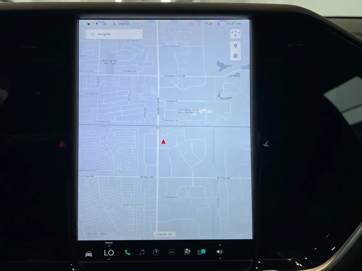 Tesla Model X photo 9