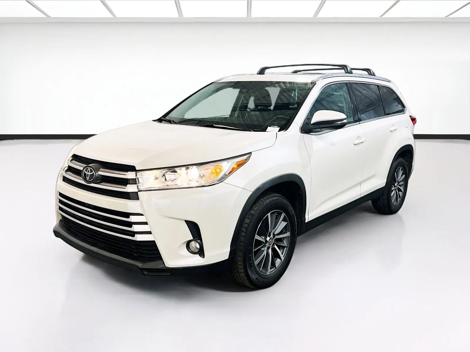 2019 Toyota Highlander XLE for sale in Chandler, AZ