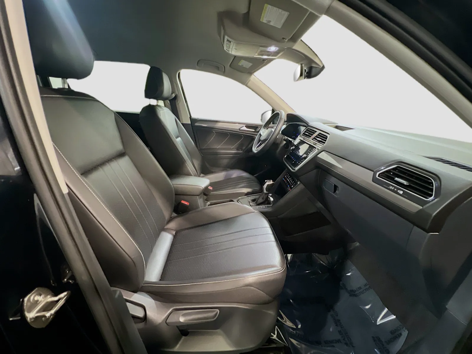 2024 Volkswagen Tiguan SE - Photo 20