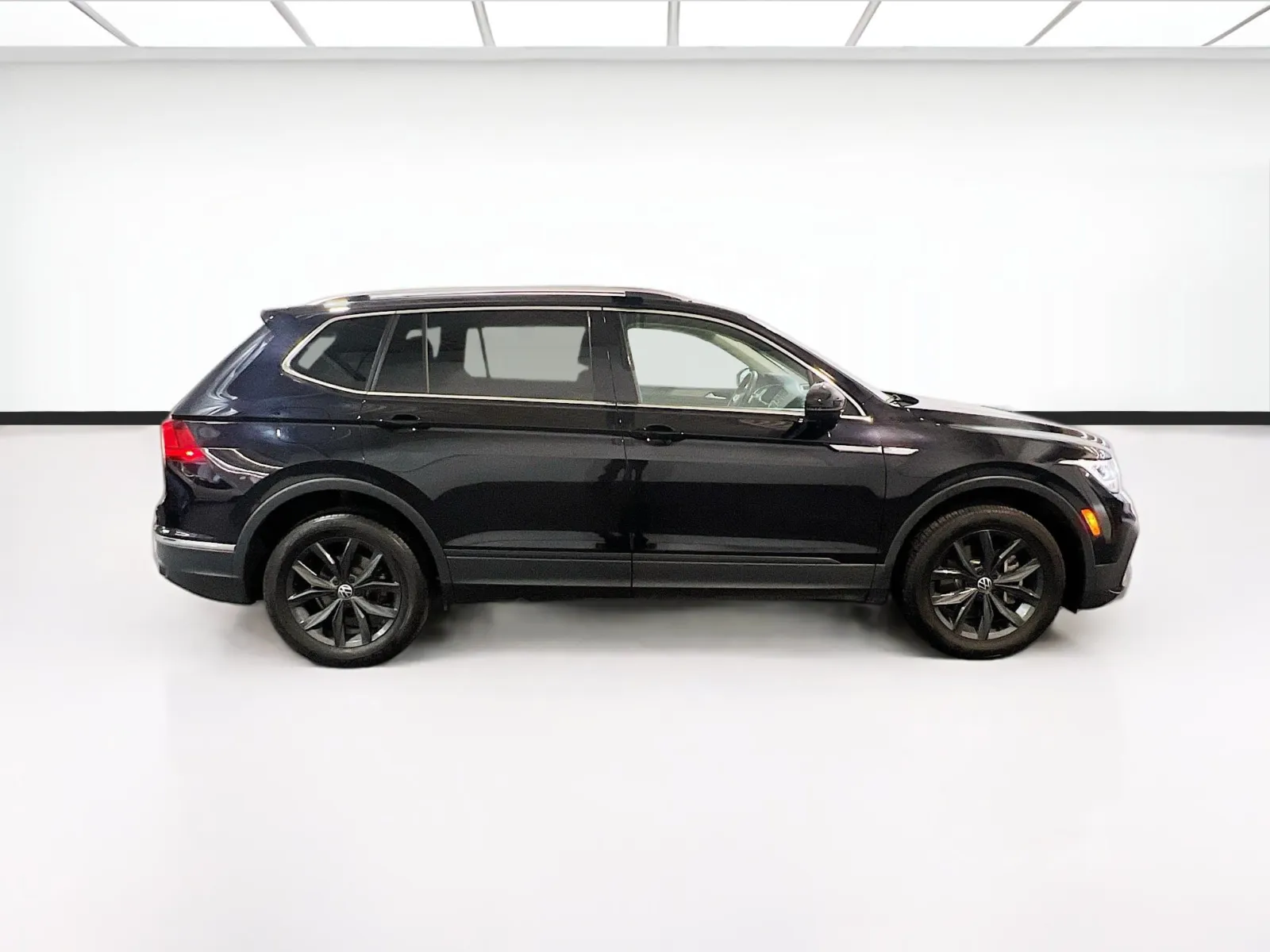 2024 Volkswagen Tiguan SE - Photo 23