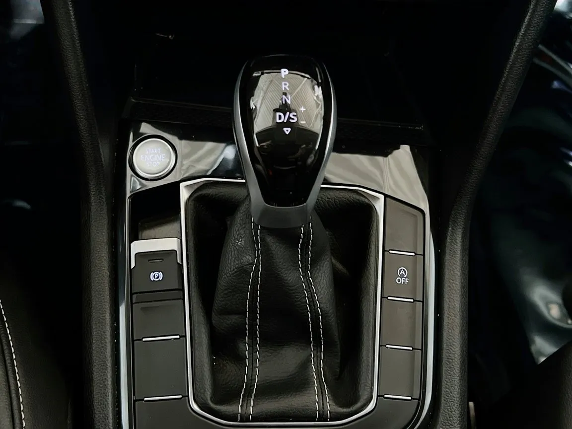 2024 Volkswagen Tiguan SE - Photo 12