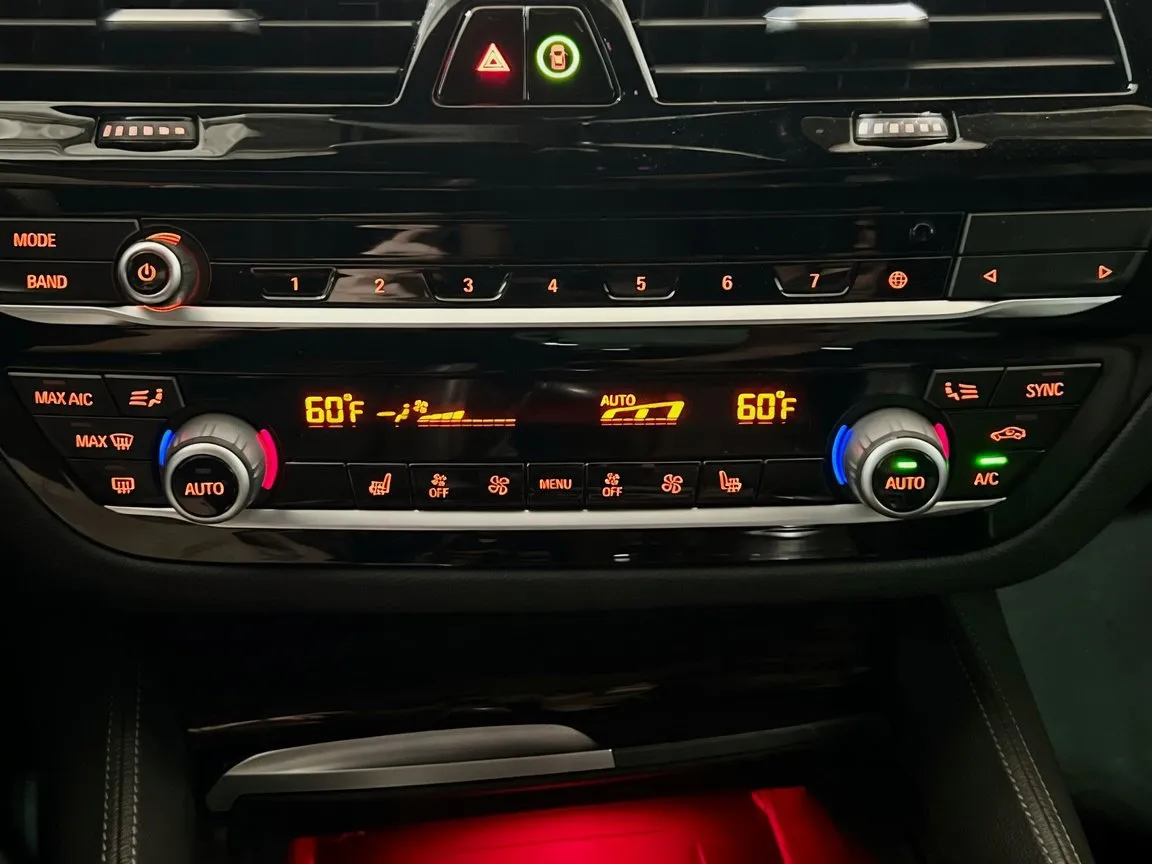 BMW 5 Series photo 12