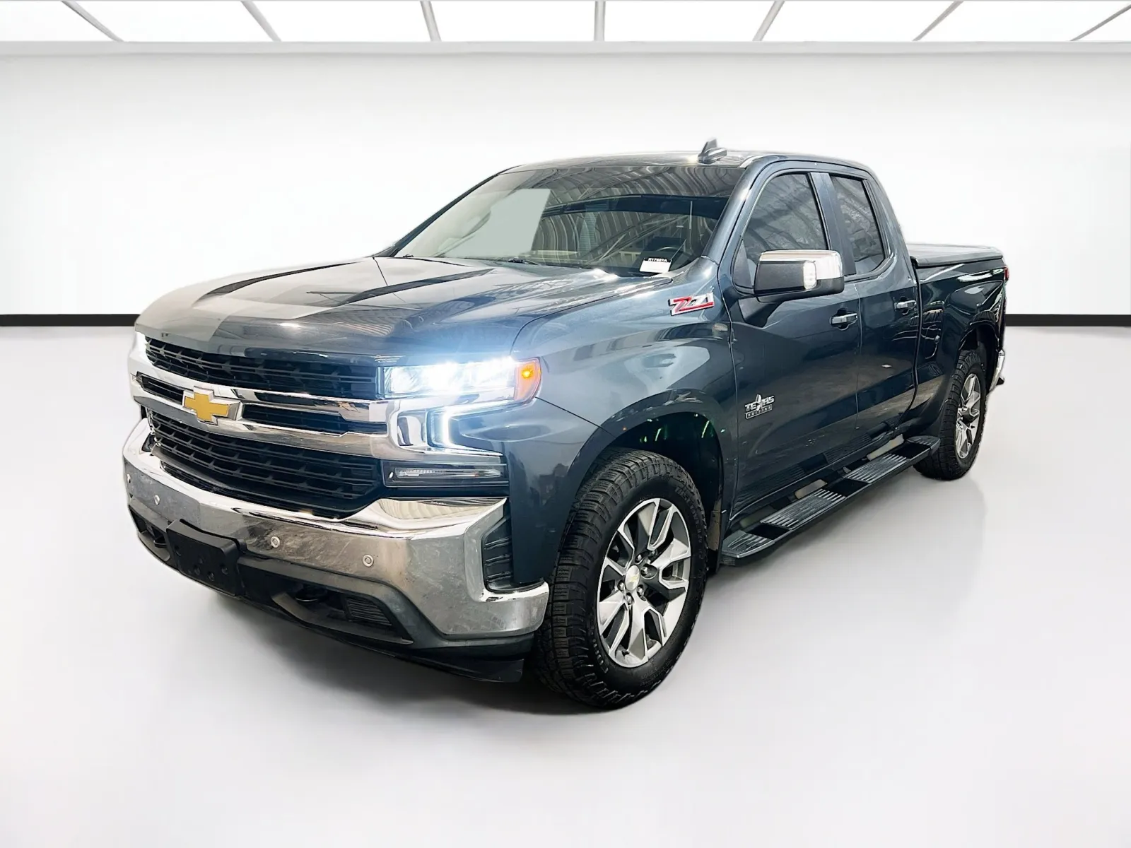 Gray 2019 Chevrolet Silverado 1500 LT for sale in Chandler, AZ