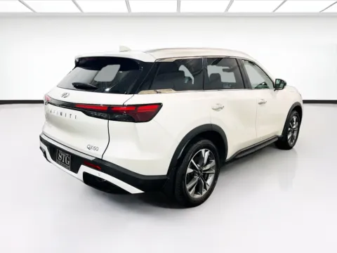 More photos of 2023 INFINITI QX60 LUXE at STG Chandler, AZ