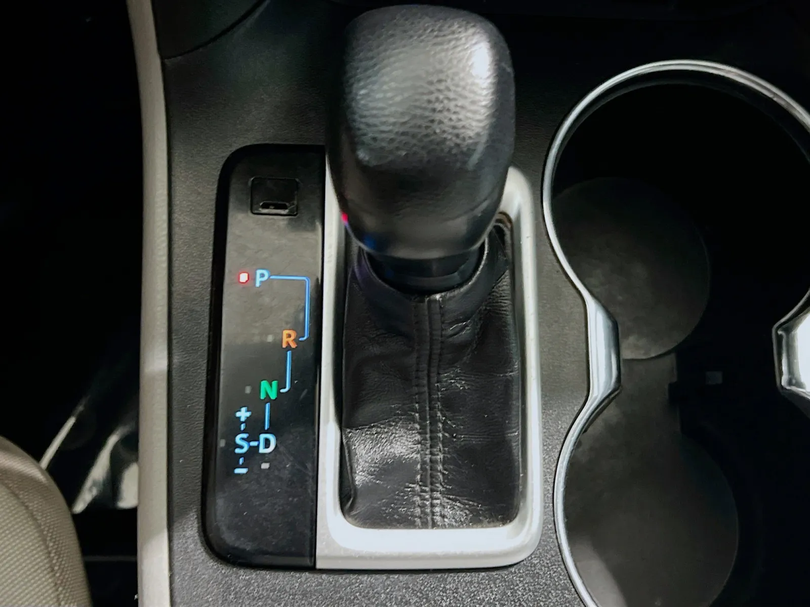 2017 Toyota Highlander LE - Photo 12