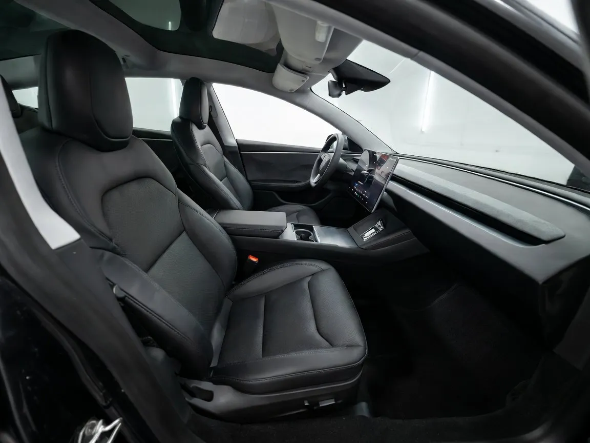 Tesla Model 3 photo 21