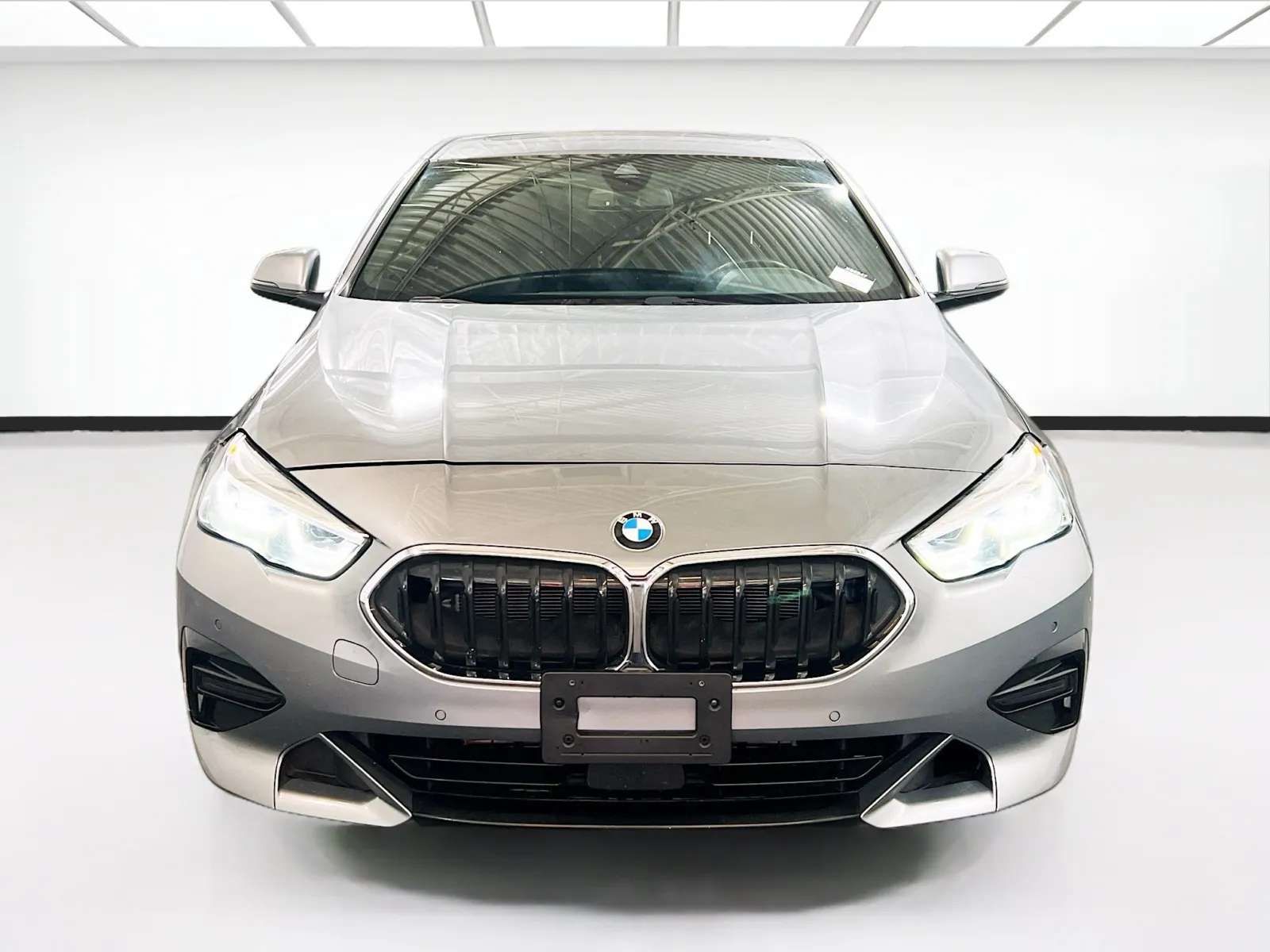 BMW 2 Series photo 2
