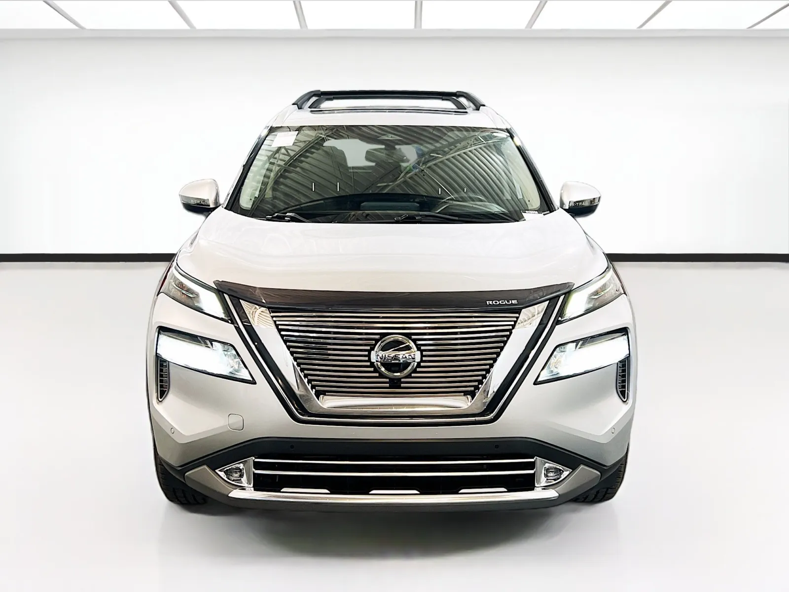 Nissan Rogue photo 2