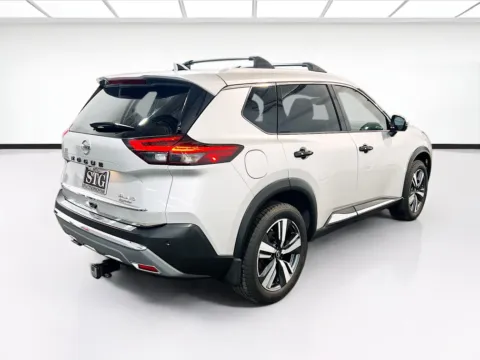 More photos of 2021 Nissan Rogue SL at STG Chandler, AZ
