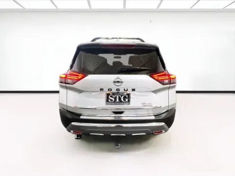 More photos of 2021 Nissan Rogue SL at STG Chandler, AZ