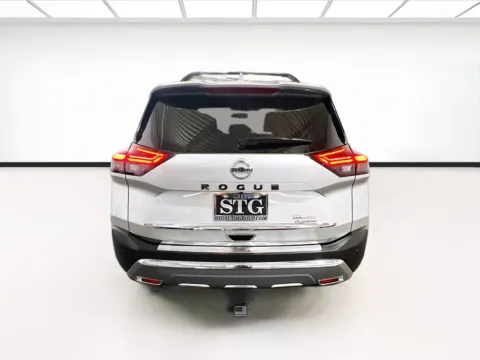 More photos of 2021 Nissan Rogue SL at STG Chandler, AZ