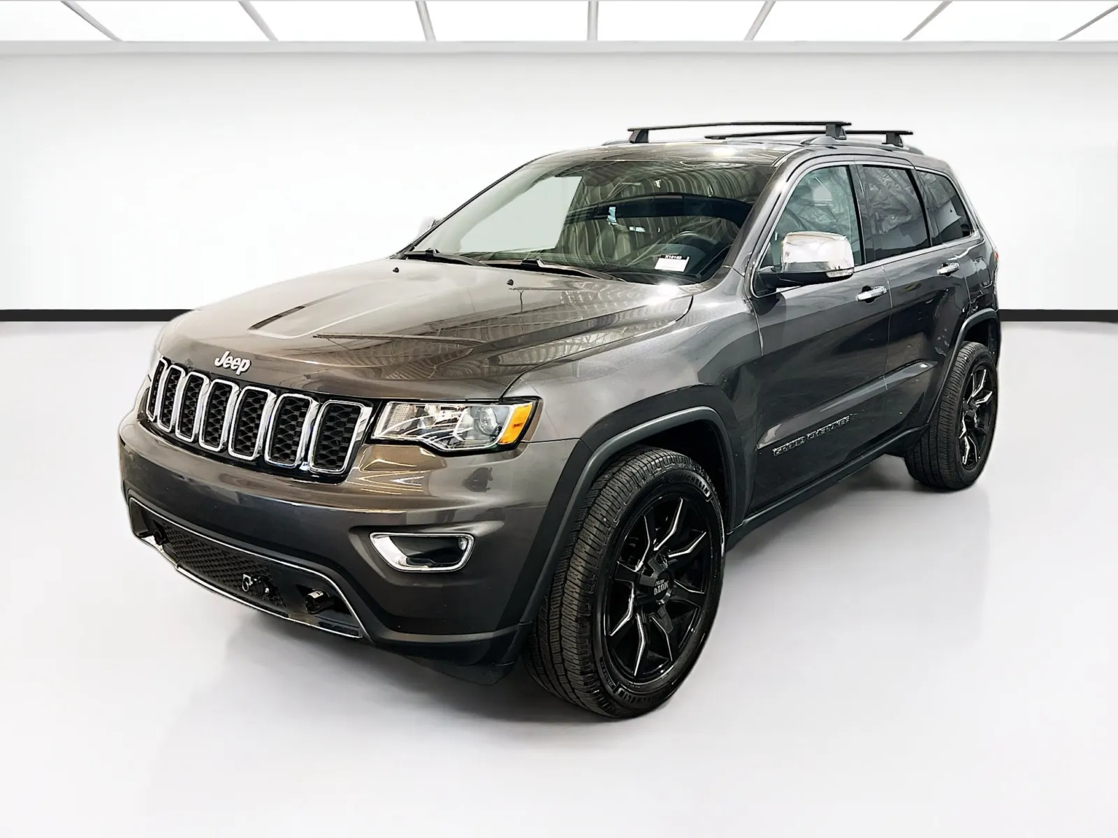 Gray 2021 Jeep Grand Cherokee Limited for sale in Chandler, AZ