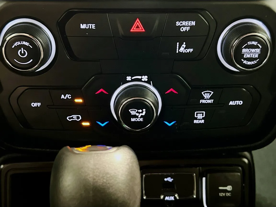 2021 Jeep Renegade 80TH Edition - Photo 12