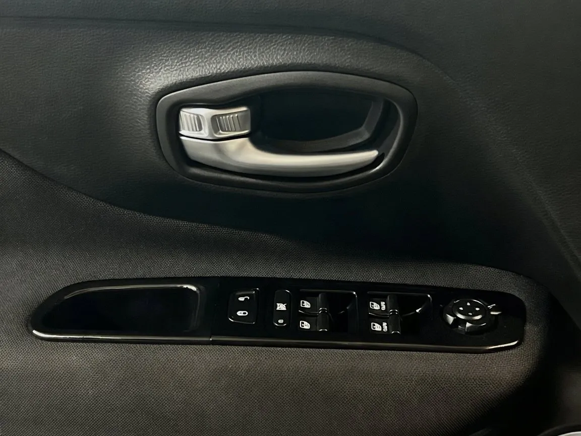 2021 Jeep Renegade 80TH Edition - Photo 14