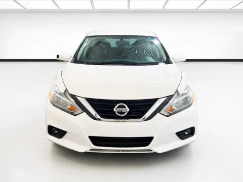 Photos of 2018 Nissan Altima 2.5 SV for sale in Chandler, AZ at STG Chandler
