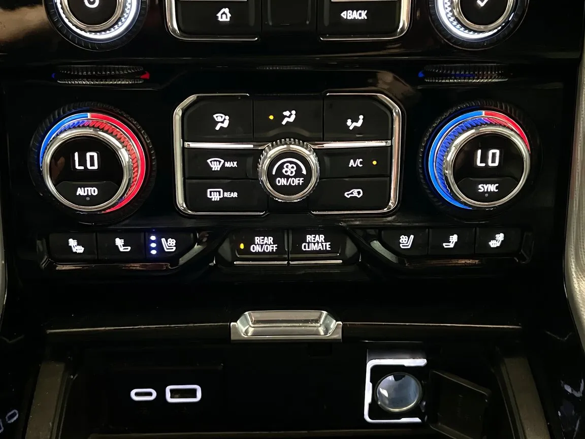2021 GMC Yukon Denali - Photo 12
