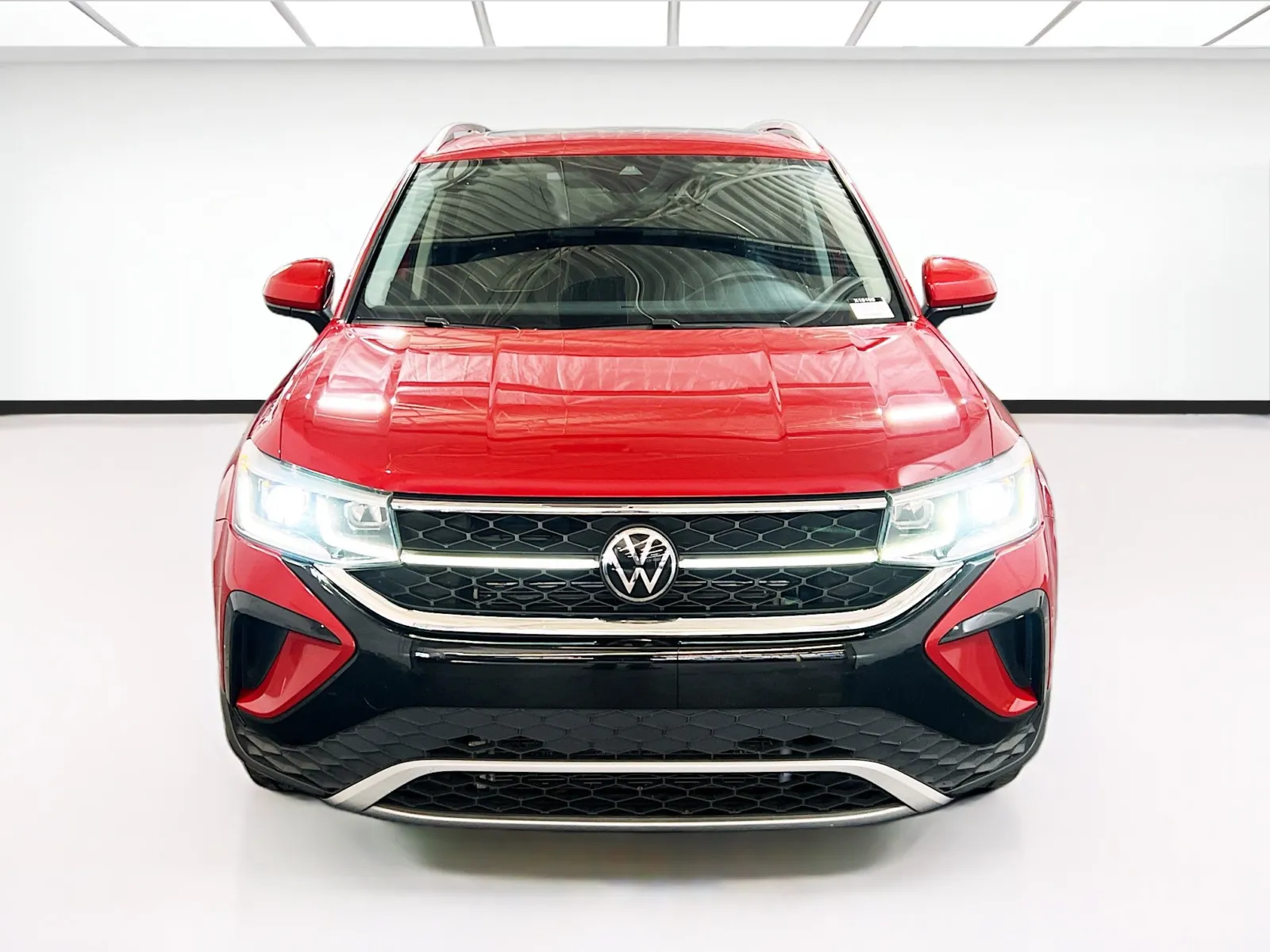 Volkswagen Taos photo 2