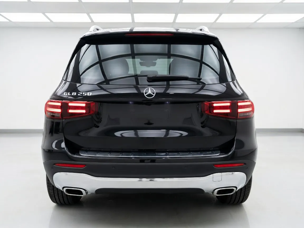 Mercedes-Benz GLB photo 5