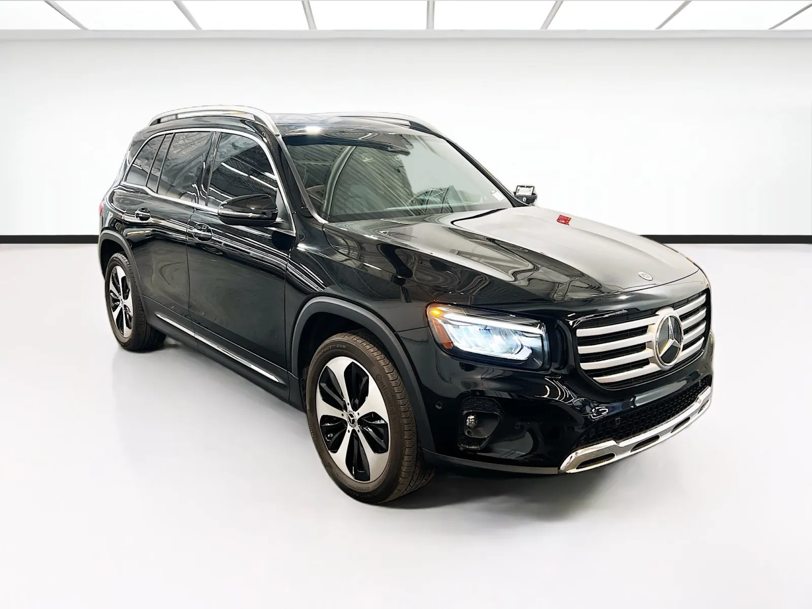 Mercedes-Benz GLB photo 3