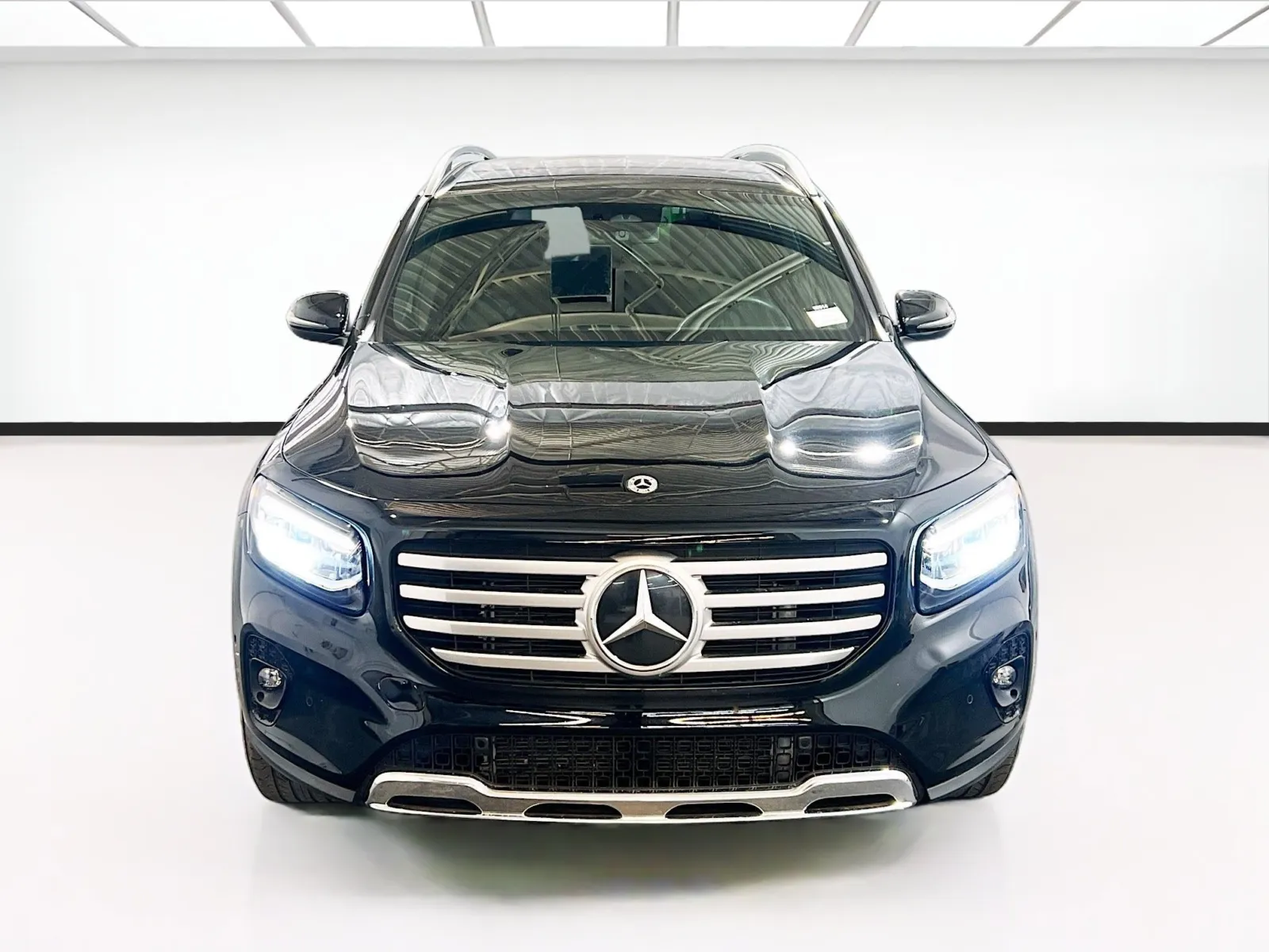 Mercedes-Benz GLB photo 2