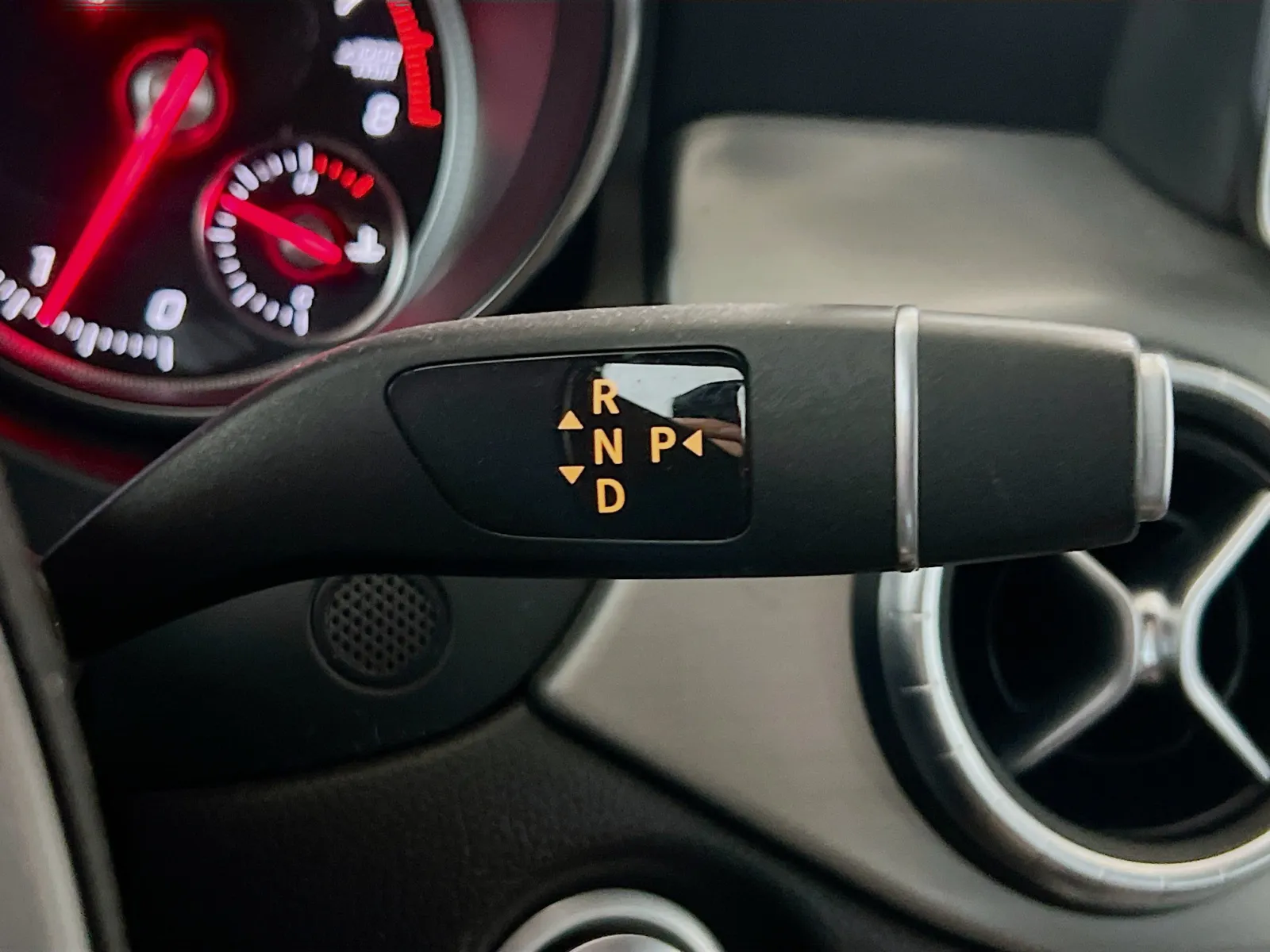 Mercedes-Benz CLA photo 12