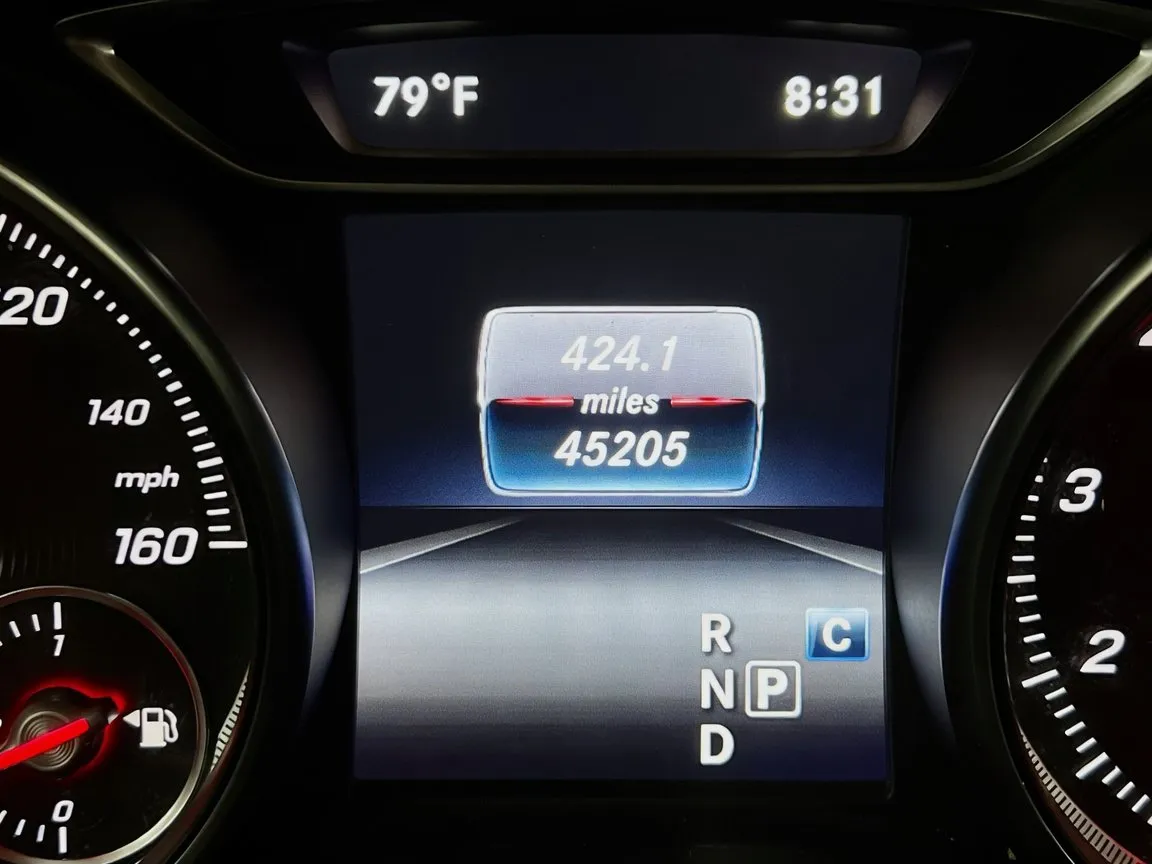 Mercedes-Benz CLA photo 8
