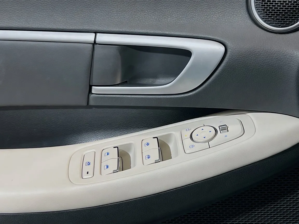 2024 Hyundai Sonata Hybrid SEL - Photo 13